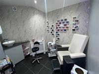 closed hair beauty salon - 2