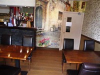 spacious licensed italian restaurant - 3