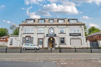 freehold pubs salford - 1
