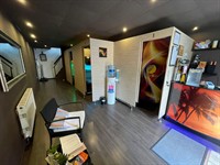well presented tanning salon - 2