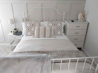freehold hotels cemaes bay - 2