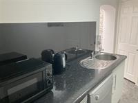 12 bedroom hostel with - 2