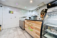 established caribbean takeaway luton - 3