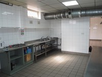 closed fish chips hot - 3