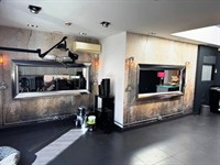 impressive empty premises wealthy - 3