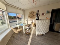 beauty salon - 1