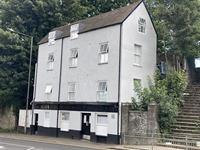 12 bedroom hostel with - 1