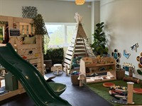 play explore thrive stylish - 1