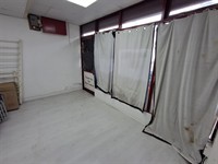 vacant retail shop unit - 3