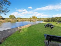 waterside village pub restaurant - 3