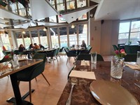 spacious licensed restaurant bar - 1