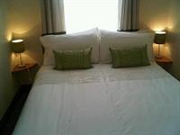 superb freehold guest house - 2