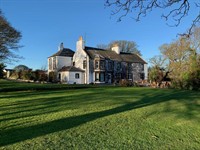 well presented 10-bedroom country - 1