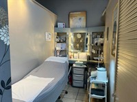 established beauty clinic with - 2