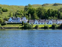 idyllic hotel on shores - 1