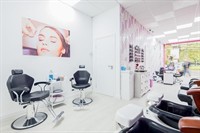 busy beauty salon excellent - 2