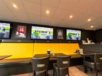well fitted sports bar - 3