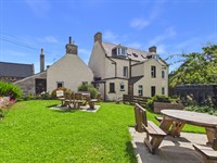 attractive traditional country inn - 2