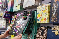 greeting card gift distribution - 3