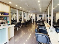 well fitted hairdressing salon - 1
