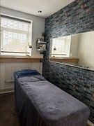 spacious detached hair beauty - 2
