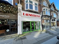 fully fitted equipped launderette - 1