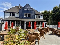 smartly presented inn pub - 1