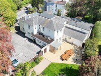 detached 8-bed holiday villa - 1