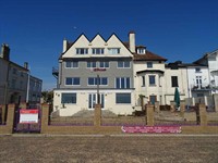 freehold seafront restaurant bar - 1