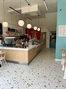 well fitted café ice - 3