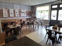 popular market town cafe - 2