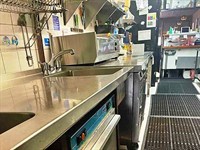 well equipped licensed café - 3