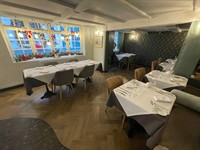 beautifully presented restaurant 3 - 3