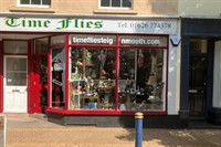 antique shop specialist clock - 1