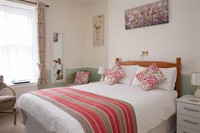 captivating 7-bedroom georgian guest - 2