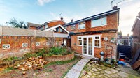 semi-detached house gravesend - 2