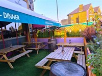 immaculate licensed restaurant bar - 3