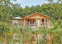 attractive lakeside holiday cabins - 2
