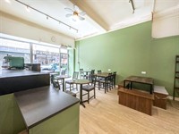 vacant retail unit - 2