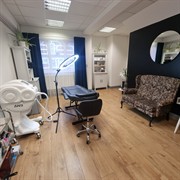 profitable beauty services london - 1