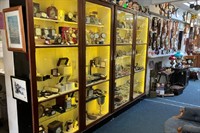 antique shop specialist clock - 2