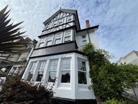 beautifully presented guest house - 3