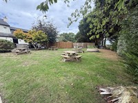 well-known countryside freehouse set - 3