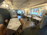 beautifully presented restaurant 3 - 2