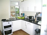 well located hmo between - 3