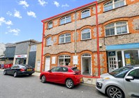 high street shop flat - 1