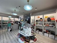 retail unit to let - 3