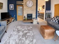 immaculate home with income - 2