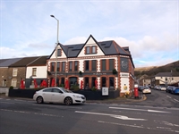 treorchy fifteen bedroom hotel - 1
