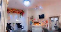 established hairdressing beauty lounge - 1